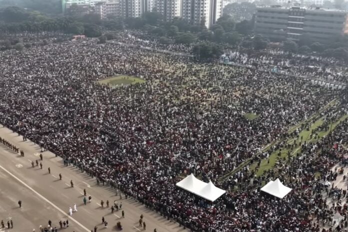 সব পথ মিশে গেছে মানিক মিয়া অ্যাভিনিউতে