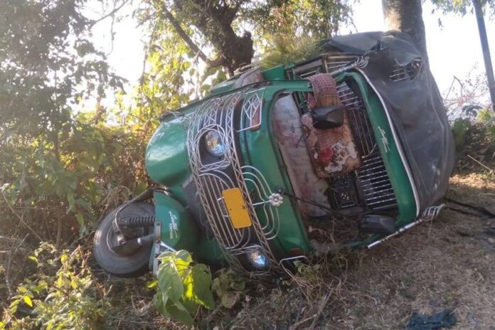 1767183714-182ce1d08dd8f92d63895d1775e449b2 বান্দরবানে সিএনজি উল্টে পর্যটকের মৃত্যু