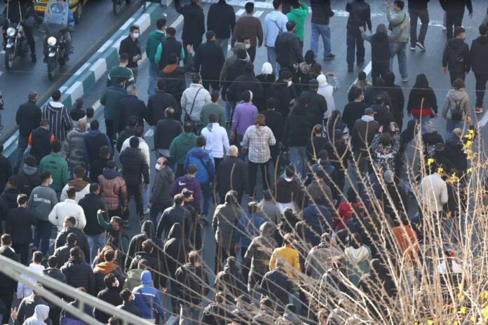 বিক্ষোভকারীদের ইসরায়েলের সমর্থন, কঠোর হুঁশিয়ারি ইরান সরকারের