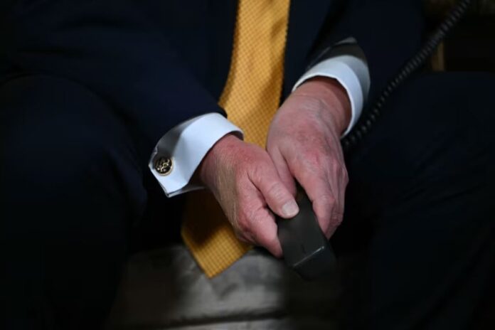 হাতে নতুন কালশিটে, গুরুতর অসুস্থ ট্রাম্প?