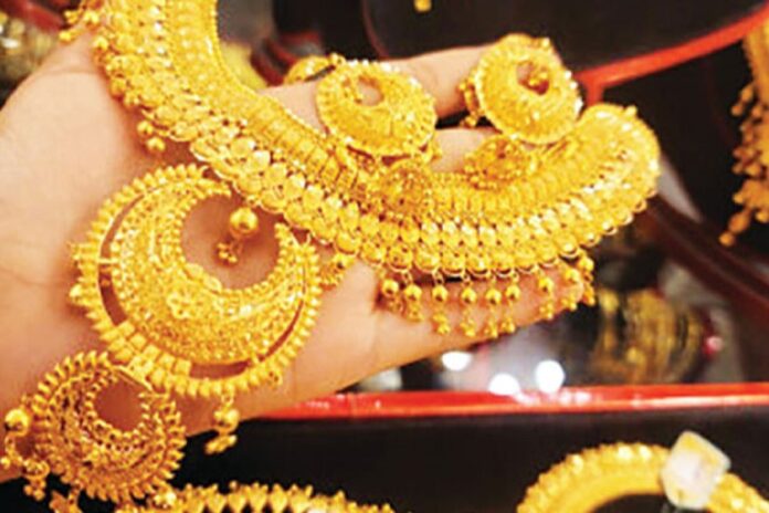 দেশের বাজারে আরও কমল স্বর্ণের দাম