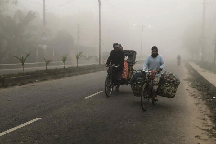 1767522615-18a6d401c2ea4dae42f56ad478ca18f6 শীতে জবুথবু সিরাজগঞ্জ