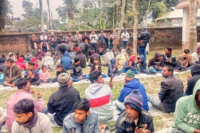 গাইবান্ধায় খালেদা জিয়ার রুহের মাগফিরাত কামনায় দোয়া