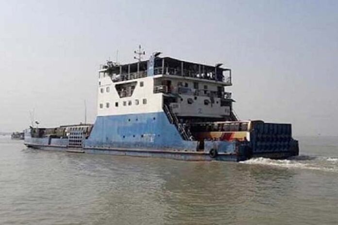 1767582235-794cdb9c73f8c687c66ee249c67e263a দৌলতদিয়া-পাটুরিয়া রুটে ফেরি চলাচল স্বাভাবিক