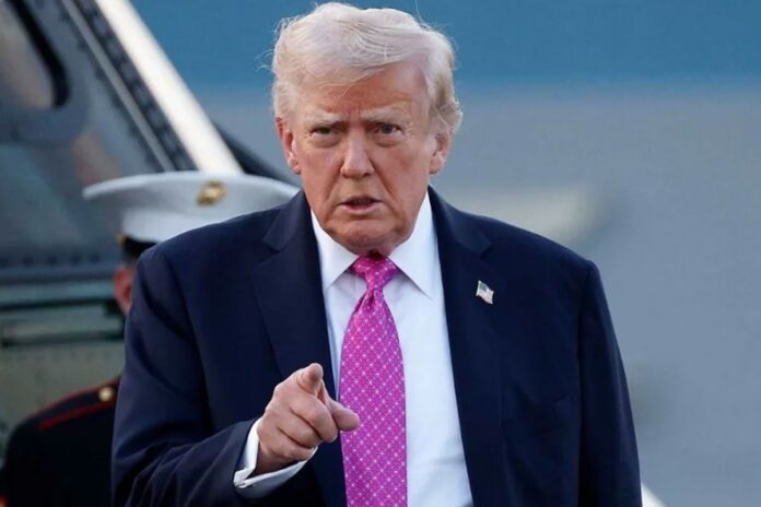 1767593927-3693aa2f22f7c15e5c0c58a2950b10ae ভেনেজুয়েলার পর আরও দুই দেশের সরকার পতনের হুঁশিয়ারি দিলেন ট্রাম্প