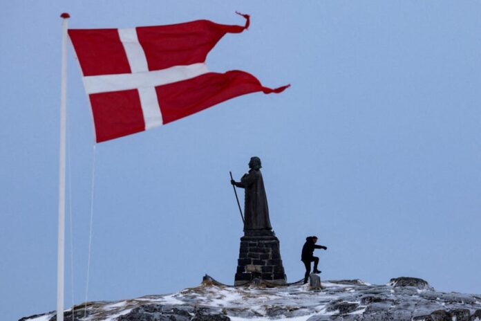 1767784279-032b2cc936860b03048302d991c3498f ট্রাম্প ইশারা দিলেই গ্রিনল্যান্ড দখল করে ফেলবে মার্কিন বাহিনী?