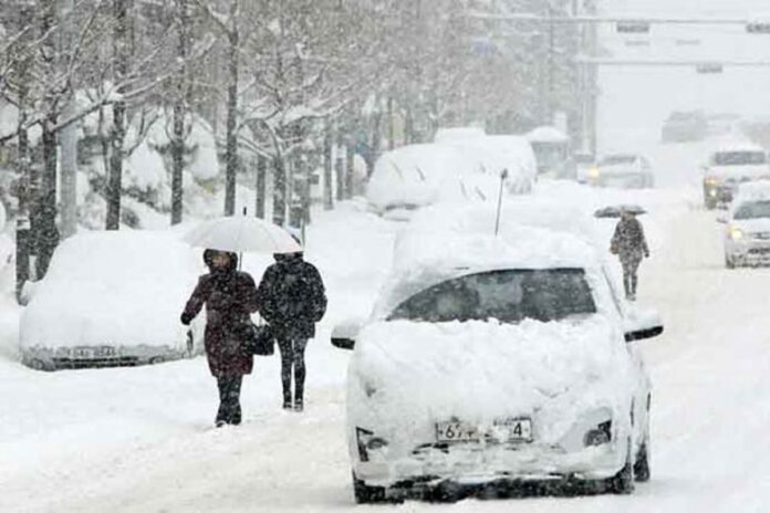 1767896900-827cf6cb2aa8802fbd0e6339e0c8724c ব্রিটেনজুড়ে রেড অ্যালার্ট: ভয়াবহ ঝড় ও তুষারপাতের সতর্কতা