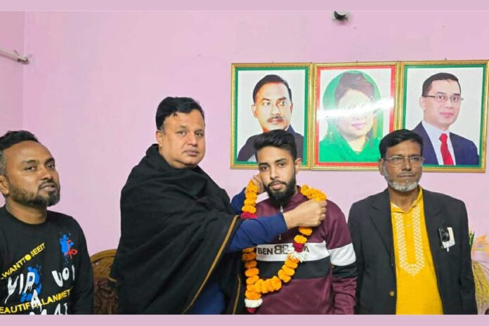 বগুড়া-৪ আসনে বিএনপিতে যোগ দিলেন ছাত্রশিবিরের সেক্রেটারি