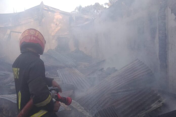 মুন্সীগঞ্জে নেট কারখানায় ভয়াবহ আগুন