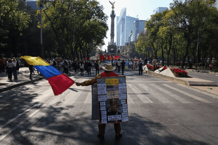মার্কিন নীতির নিন্দা জানিয়ে ভেনেজুয়েলা-মেক্সিকোতে বিক্ষোভ