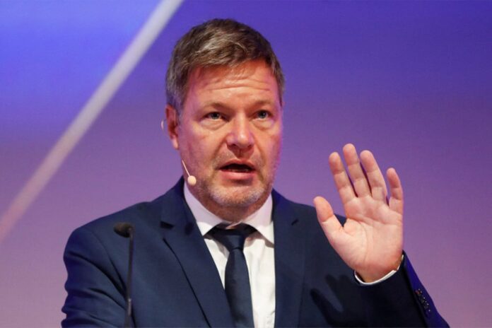 গ্রিনল্যান্ড নিয়ে ট্রাম্পের হুমকিতে কড়া বার্তা জার্মানির