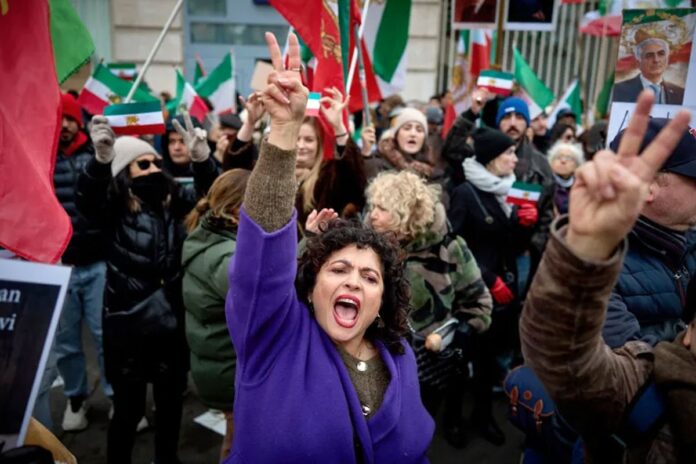 ইরানে বিক্ষোভ দমনে নিহত অন্তত ৫৩৮, আটক ১০ হাজারের বেশি