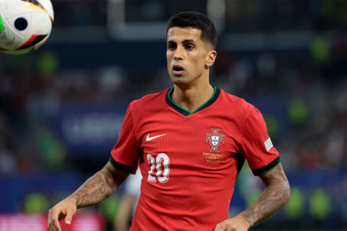 সৌদি লিগ ছেড়ে বার্সায় ফিরছেন ক্যানসেলো