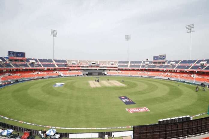 নিরাপত্তা ঝুঁকিতে দর্শকশূন্য মাঠে হবে আইপিএল