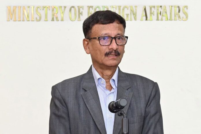 অনাকাঙ্ক্ষিত পরিস্থিতি এড়াতেই অন-অ্যারাইভাল ভিসা বন্ধ : পররাষ্ট্র উপদেষ্টা