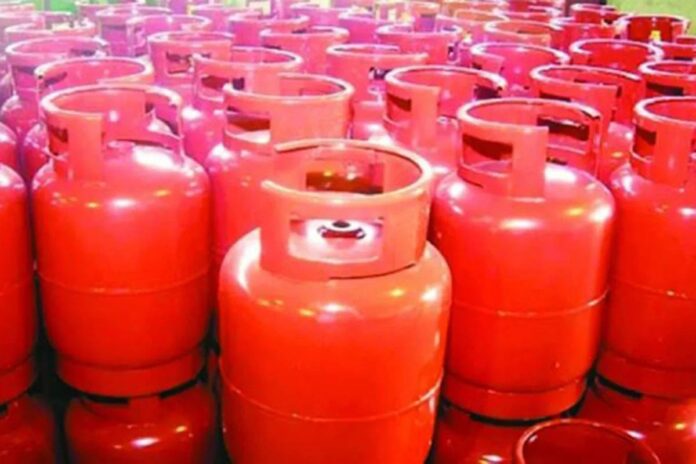 সঙ্কট নিরসনে সরাসরি এলপিজি আমদানিতে যাচ্ছে সরকার