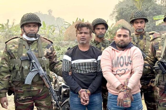 বগুড়ায় পিস্তল ও দেশীয় অস্ত্রসহ দুই যুবক গ্রেপ্তার