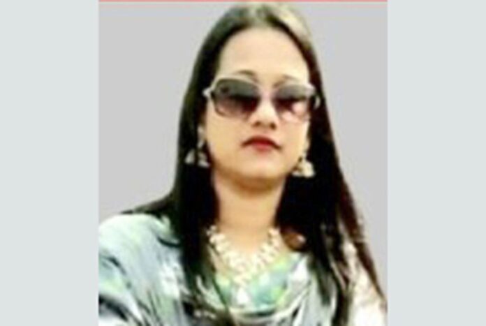 চেক প্রতারণায় দণ্ডপ্রাপ্ত শিক্ষিকাকে বরখাস্ত