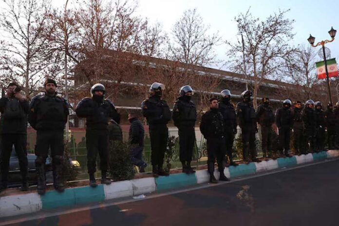 ইরানে বিক্ষোভে নিহত তিন হাজারের বেশি: এইচআরএএনএ