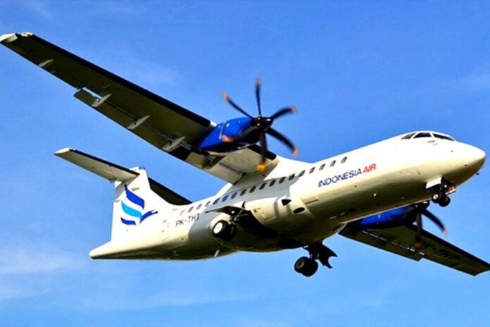 ইন্দোনেশিয়ায় ১১ আরোহীসহ বিমান নিখোঁজ