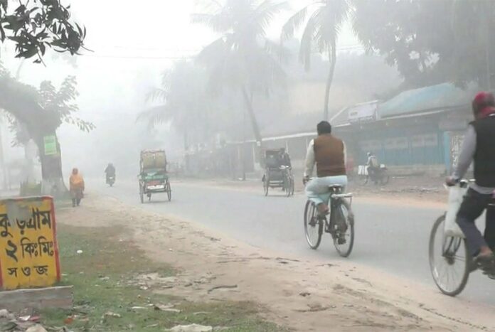 মাঘের শীতে বিপর্যস্ত জনজীবন