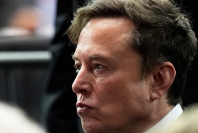 গ্রোকের বিরুদ্ধে 'যৌন হয়রানি'র মামলা করেছেন মাস্কের সন্তানের মা!