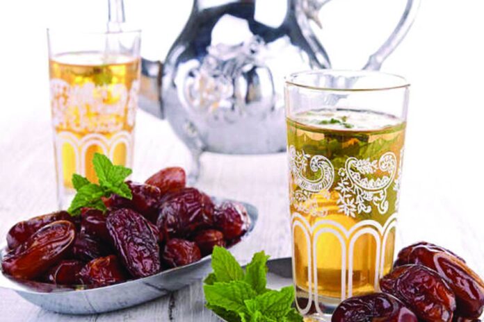 খালি পেটে খেজুর ভেজানো পানি পানের উপকারিতা জেনে নিন