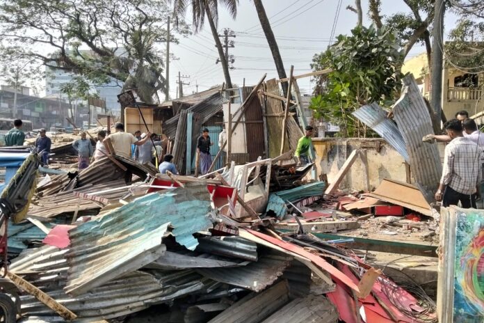 নোয়াখালীতে ৪২০ অবৈধ স্থাপনা উচ্ছেদ