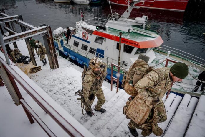 উত্তেজনা বাড়িয়ে গ্রিনল্যান্ডে আরও সেনা মোতায়েন করল ডেনমার্ক