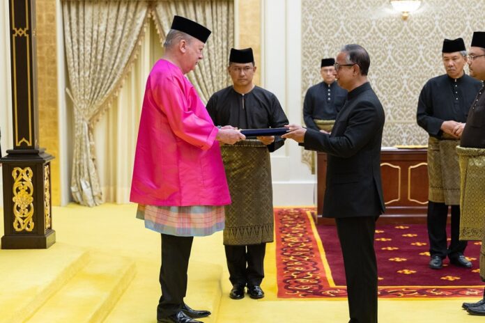 মালয়েশিয়ার সুলতানের কাছে বাংলাদেশের রাষ্ট্রদূতের পরিচয়পত্র পেশ