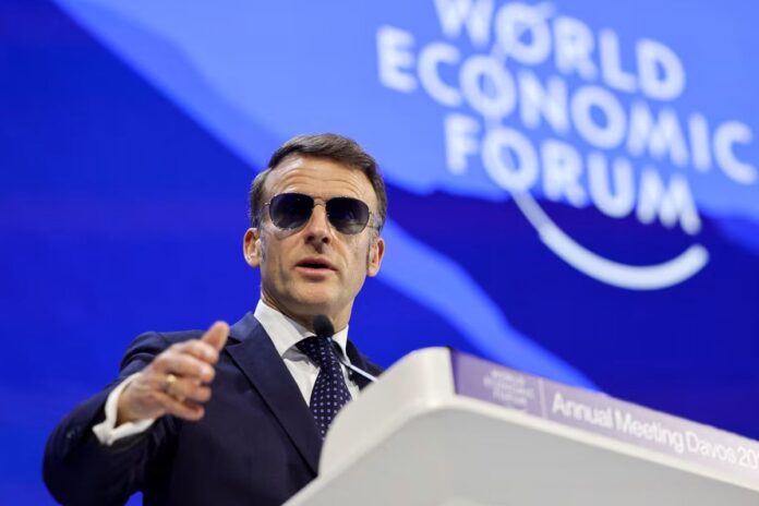 ট্রাম্পকে এক হাত নিলেন ম্যাক্রোঁ