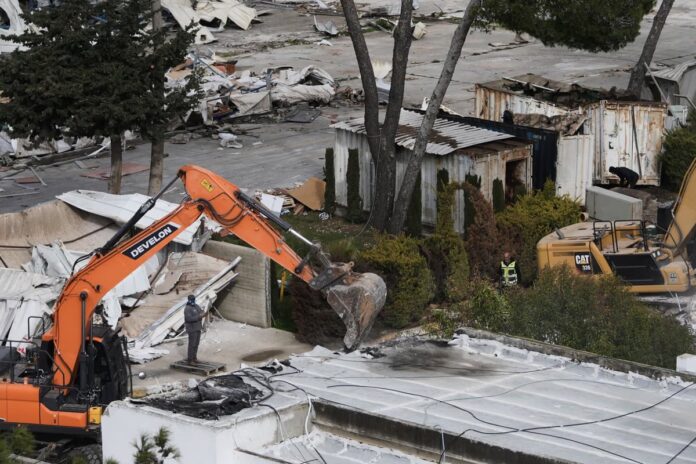 জেরুজালেমে জাতিসংঘ শরণার্থী সংস্থার কার্যালয় গুঁড়িয়ে দিলো ইসরাইল