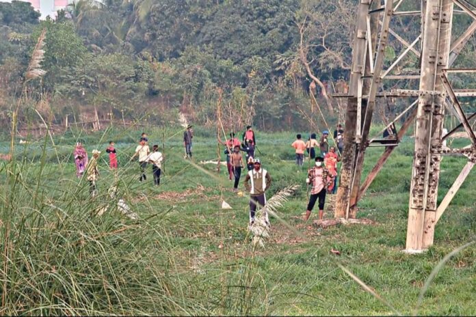 1769058414-c1877968507b9efb1c6333b9f71dd933 আধিপত্য বিস্তার নিয়ে সোনারগাঁয়ে মুখোমুখি তিন গ্রাম, আহত ১৫