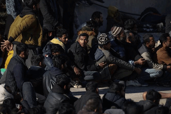 গ্রিস উপকূলে নৌকা ডুবে ২ জনের প্রাণহানি