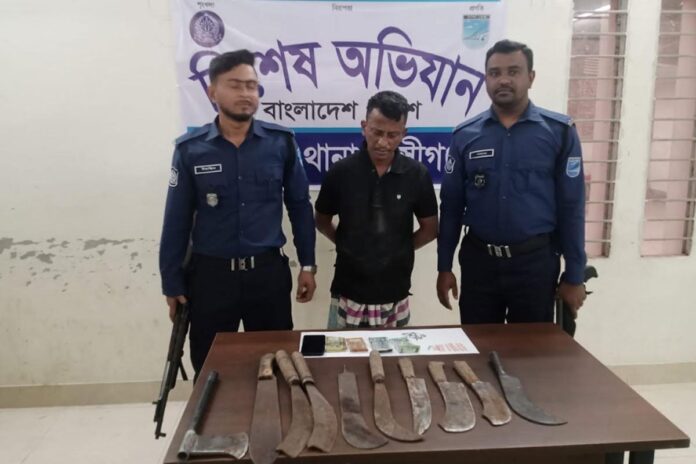 1769353385-cb7f33d7f0d100bc7106c7b21bb0d285 মুন্সীগঞ্জে দেশীয় অস্ত্রসহ মাদক ব্যবসায়ী গ্রেপ্তার