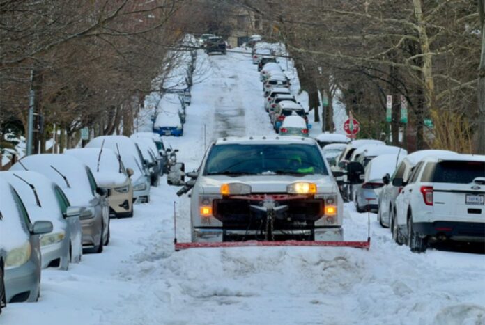 ভয়াবহ তুষারঝড়ে বিপর্যস্ত যুক্তরাষ্ট্র, প্রাণহানি বেড়ে ৪০
