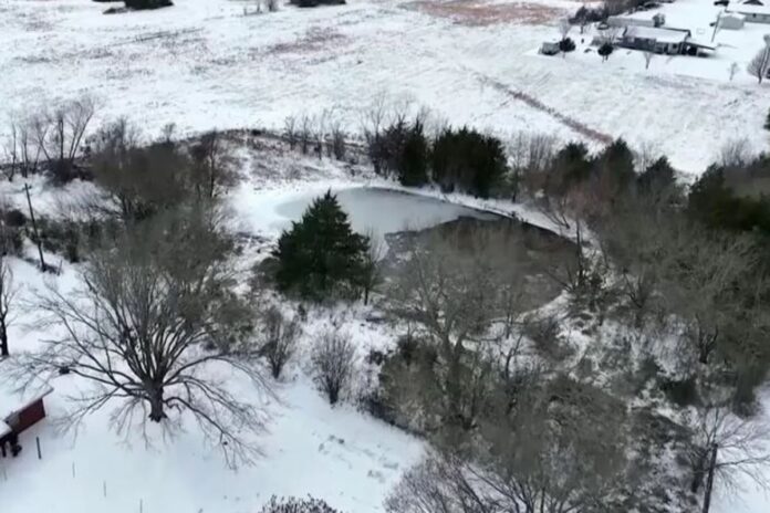 খেলতে গিয়ে মৃত্যু ফাঁদে, মায়ের চোখের সামনেই তিন ভাইয়ের প্রাণহানি!