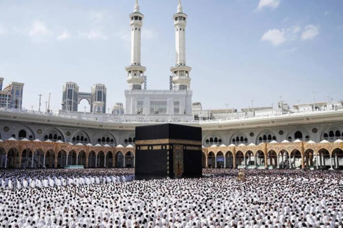 1770046029-725147fb72a6d40bb0a4c0d34ffcea1d যে কারণে ১৮০০ বিদেশি ওমরাহ এজেন্সির চুক্তি স্থগিত করলো সৌদি আরব