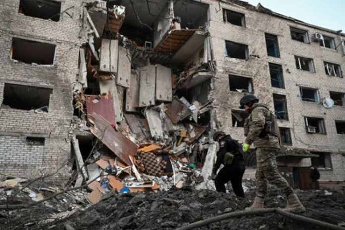 1770136413-0a4e84a70b8f5c1b4832a7e3a526bd96 তীব্র শীতে কিয়েভে আবারও রাশিয়ার হামলা