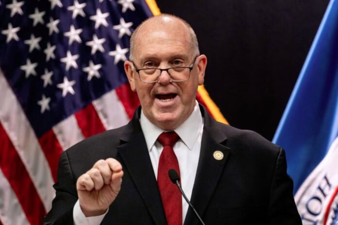 মিনেসোটায় অভিবাসী দমনাভিযান শেষের ঘোষণা দিলেন টম হোম্যান