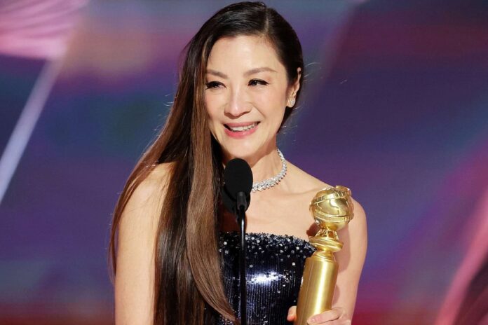 1771000714-6c1bc534dc1def4881d34070c00db28a শুধু দাদির চরিত্র নয়, অ্যাকশন দৃশ্যেও অভিনয় করতে চান ৬৩ বছরের অভিনেত্রী