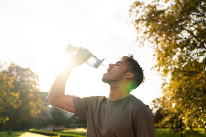 1771099600-af8c4093216dd086117af741c18890fc পানি কম পান করলে কি মাথাব্যথা হয়?