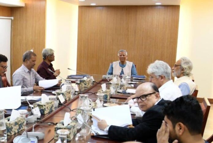 শপথ অনুষ্ঠানে যাবেন উপদেষ্টারা, ফিরবেন পতাকাবিহীন গাড়িতে