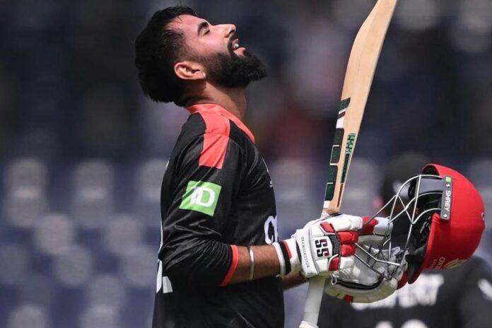 সেঞ্চুরি হাঁকিয়ে ইতিহাস গড়লেন কানাডার যুবরাজ