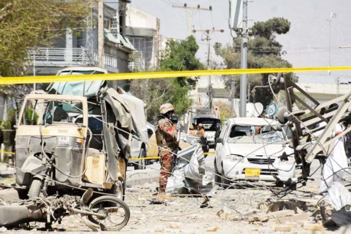 পাকিস্তানে নিরাপত্তা চৌকিতে গাড়িবোমা হামলা, ১১ নিরাপত্তাকর্মী নিহত