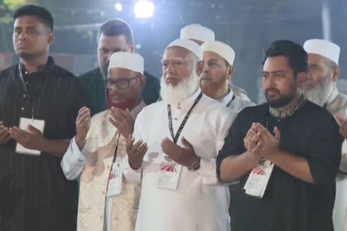 1771643398-6fd33470dea458ab90e18c964caa6eb9 ভাষা শহীদদের কবর জিয়ারত করলেন জামায়াত আমির