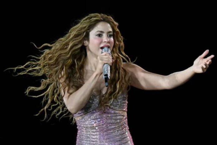 ভারতে আসছেন শাকিরা