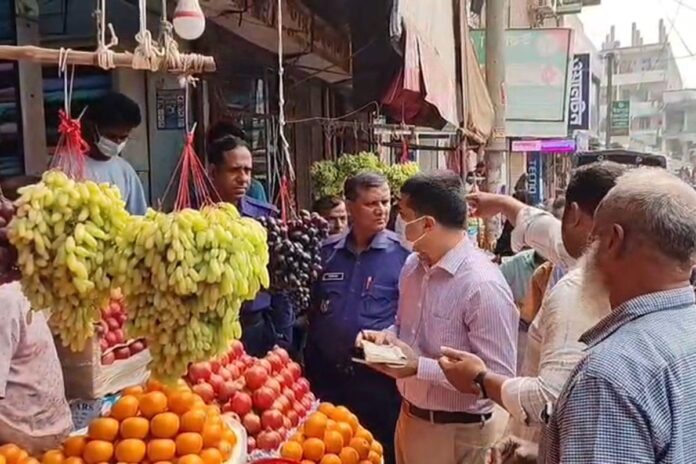 মুন্সীগঞ্জের সিরাজদিখানে বাজার মনিটরিং, ৬ ব্যবসায়ীকে জরিমানা