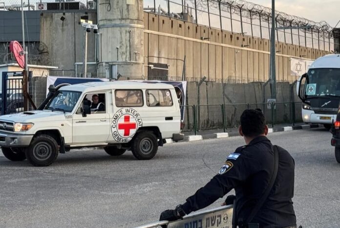 রমজান মাসেও ফিলিস্তিনি বন্দিদের সাথে নির্মম আচরণ করছে ইসরায়েল