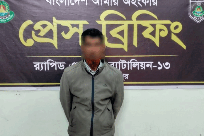 1771940793-fee4e47f3e4c529b1f2c751035a4492c ঠাকুরগাঁওয়ে কোটি টাকার কষ্টি পাথরের মূর্তিসহ পাচারকারী গ্রেফতার